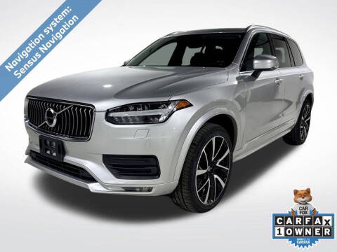 2022 Volvo XC90 T6 Momentum 6-Passenger