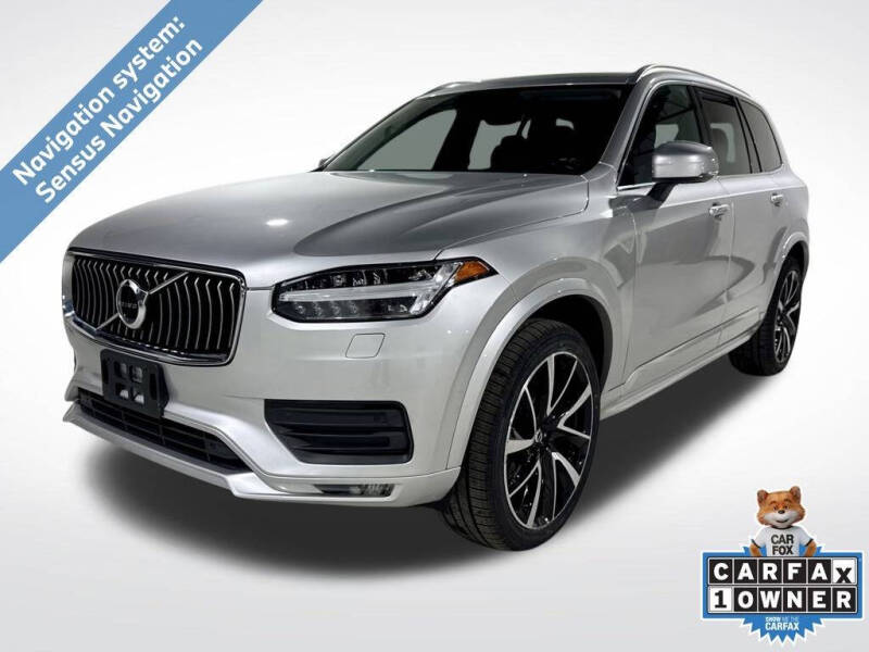 2022 Volvo XC90 T6 Momentum 6-Passenger