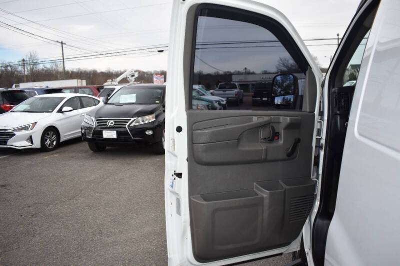 2013 Chevrolet Express Cargo Work Van photo 8