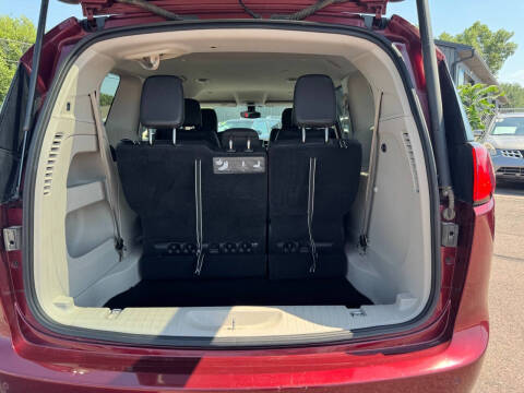 2017 Chrysler Pacifica Touring-L