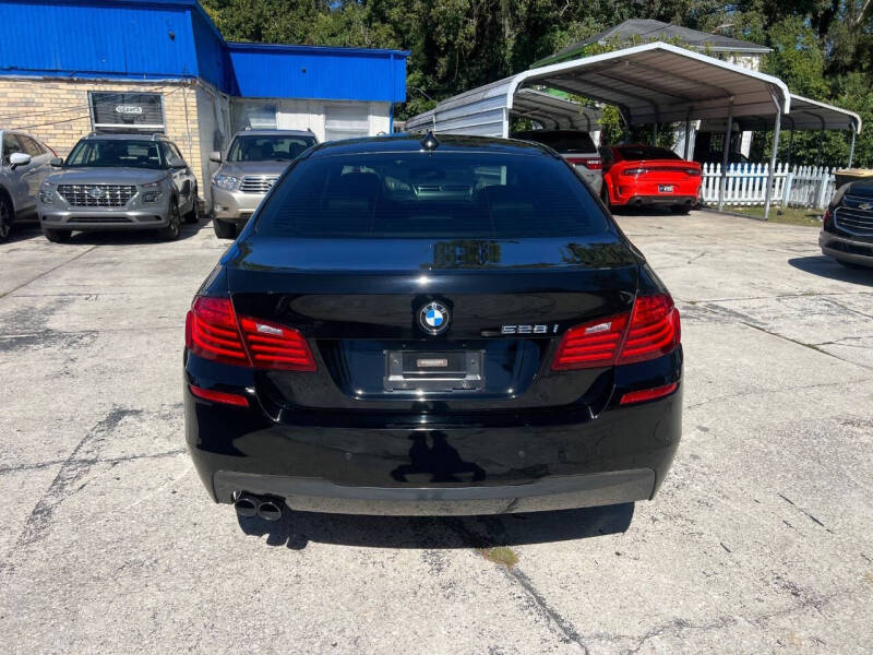 2016 BMW 5 Series 528i