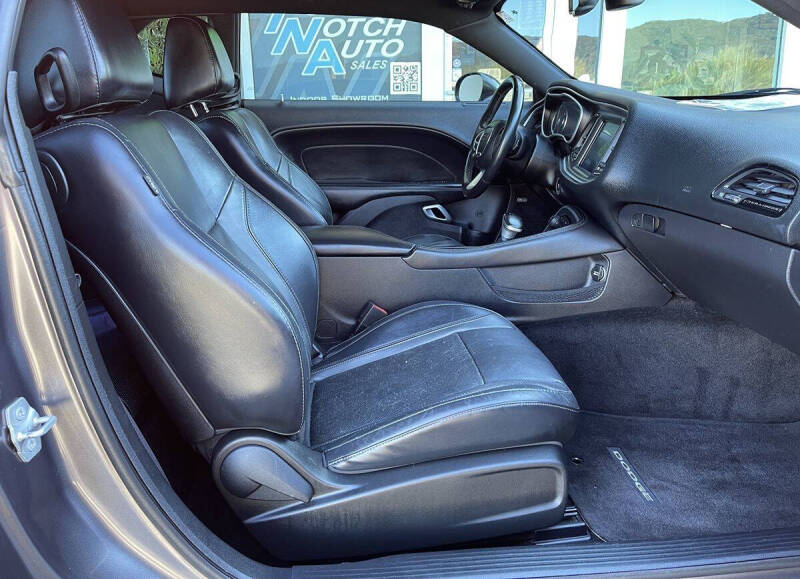 2015 Dodge Challenger SXT Plus