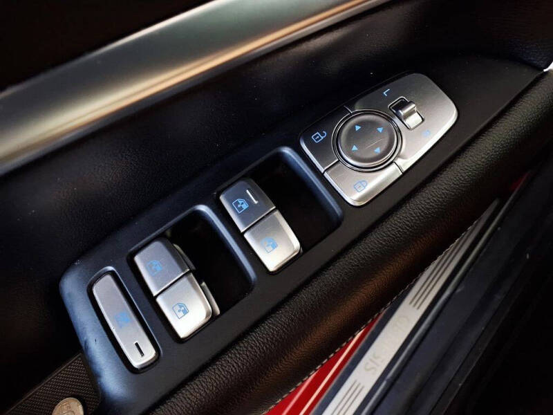 2023 Genesis G70