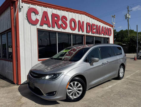 2017 Chrysler Pacifica Touring Plus