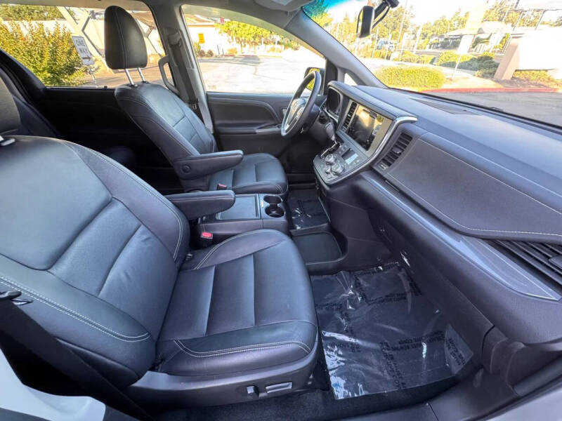 2017 Toyota Sienna