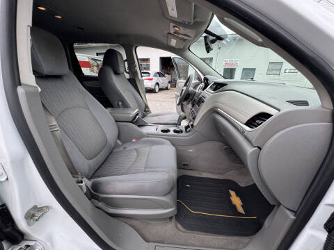 2017 Chevrolet Traverse LS