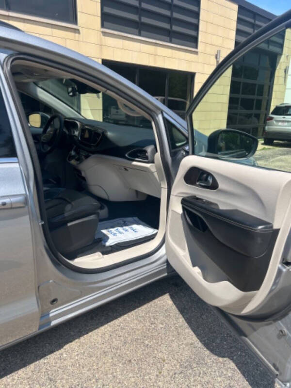 2021 Chrysler Voyager LXi