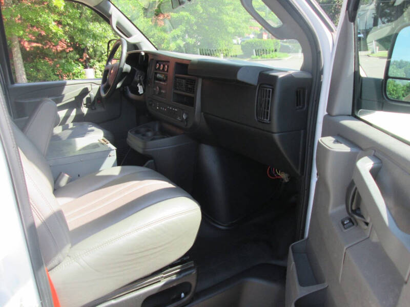 2017 Chevrolet Express 2500