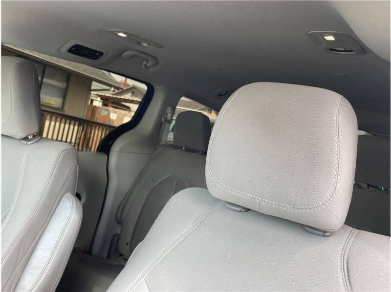 2017 Chrysler Pacifica LX