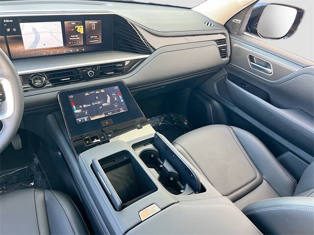 2025 Infiniti QX80 Pure