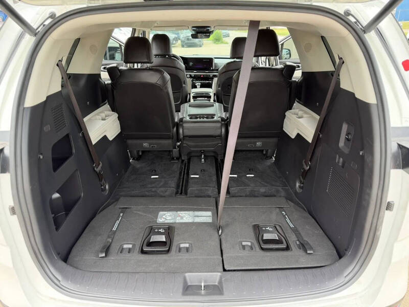 2024 Kia Carnival EX