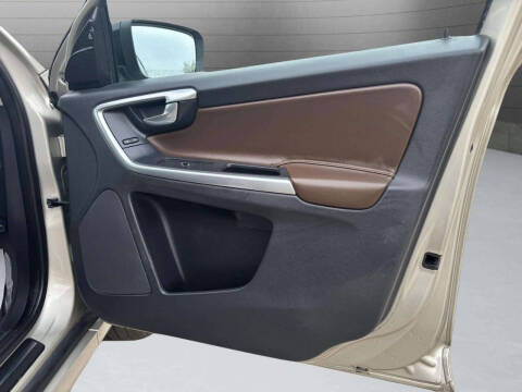 2017 Volvo XC60 T5 Dynamic