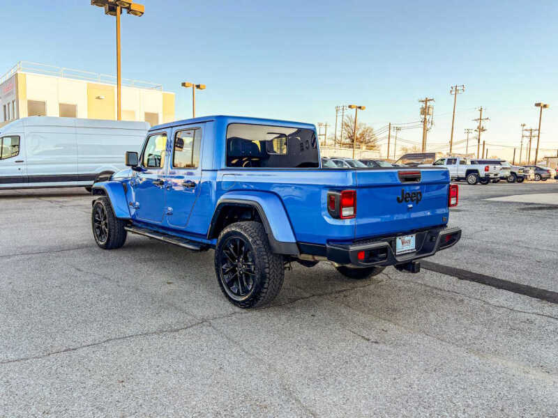 2025 Jeep Gladiator NightHawk