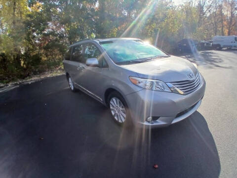 2017 Toyota Sienna XLE 7-Passenger