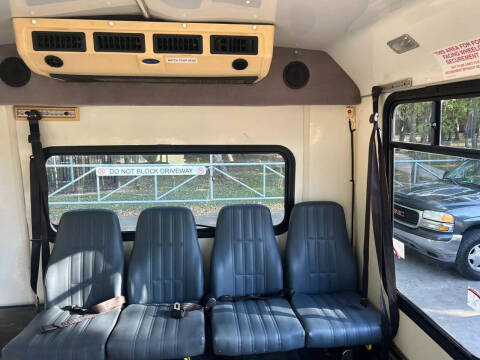 2005 Ford E-Series E-450 SD