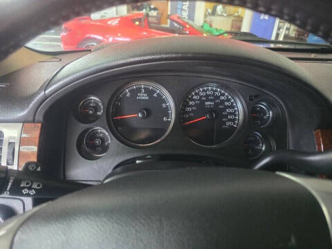 2011 Chevrolet Avalanche LS