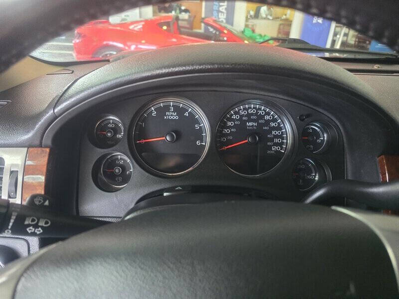 2011 Chevrolet Avalanche LS
