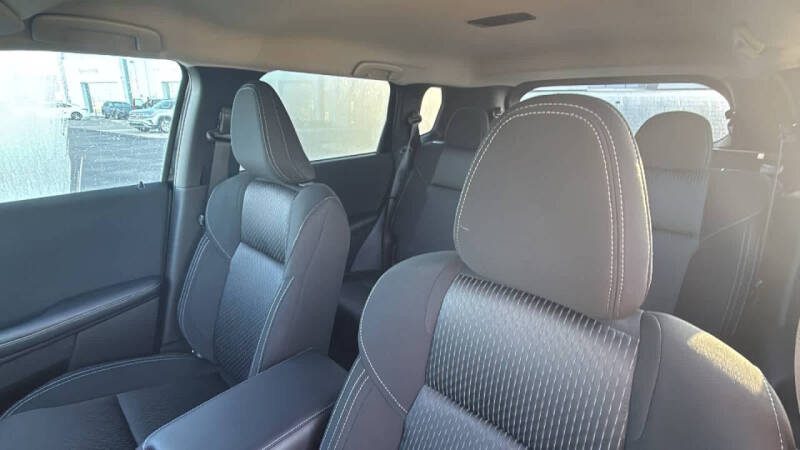 2025 Mitsubishi Outlander ES