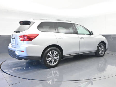 2020 Nissan Pathfinder SV