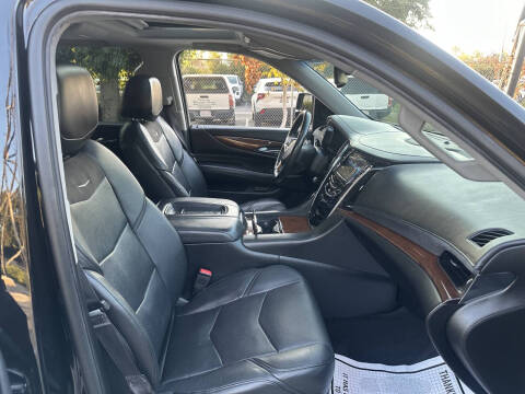 2016 Cadillac Escalade Luxury Collection