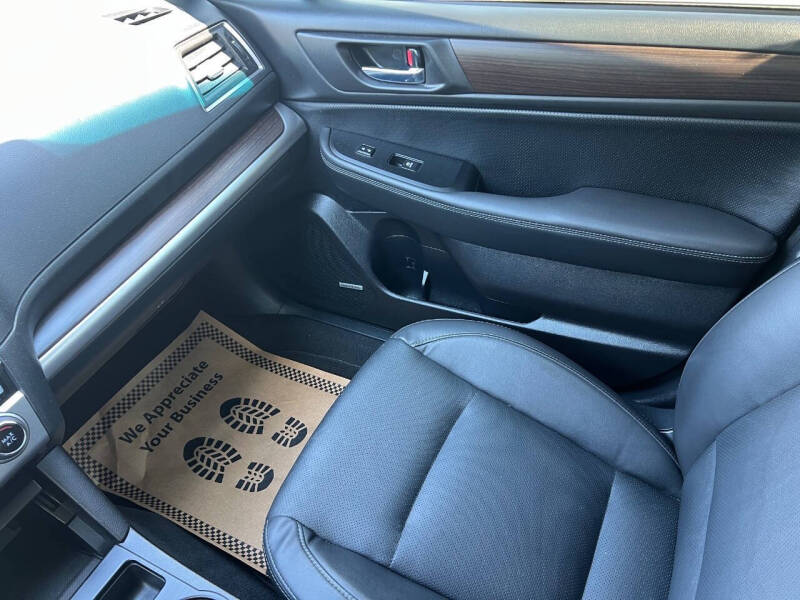 2017 Subaru Legacy 3.6R Limited