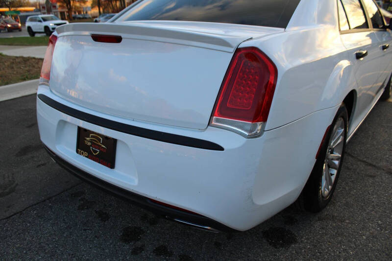 2017 Chrysler 300 Limited