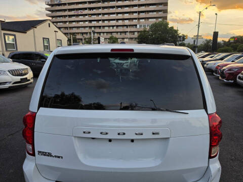 2018 Dodge Grand Caravan SE Plus