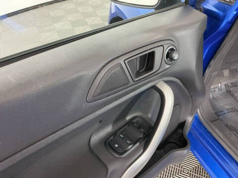 2011 Ford Fiesta SES