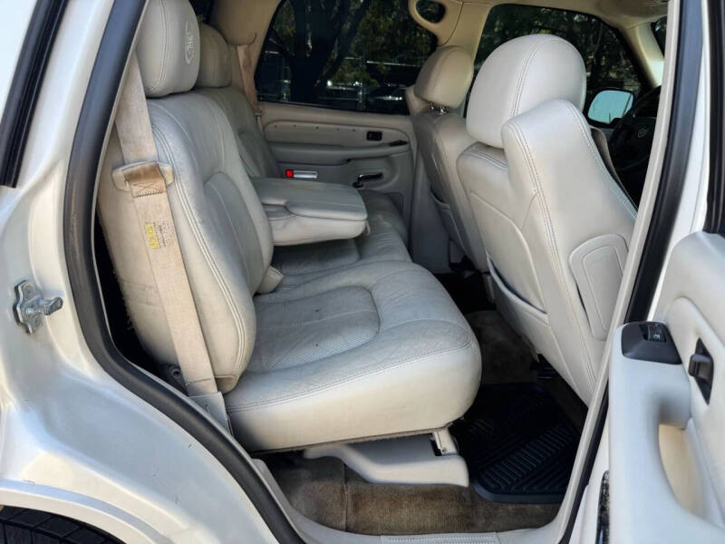 2004 Cadillac Escalade