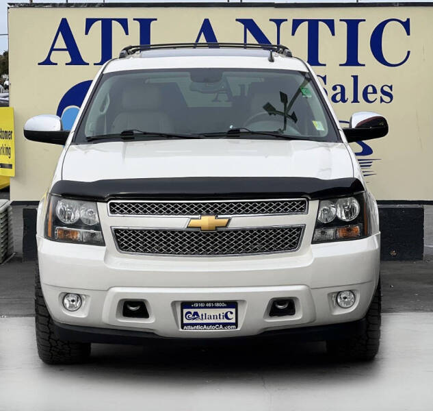 2012 Chevrolet Tahoe LTZ photo 2