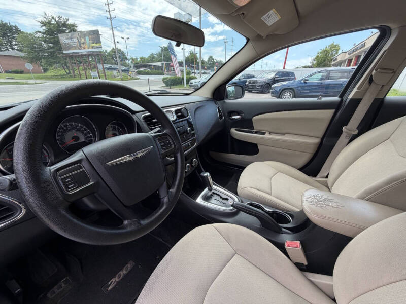 2012 Chrysler 200 LX