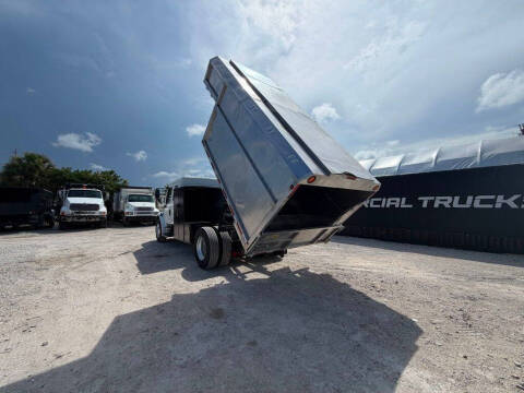 2007 Freightliner M2 106