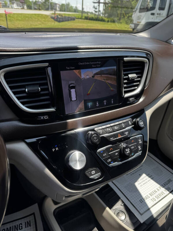 2019 Chrysler Pacifica Touring L