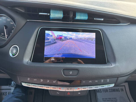 2023 Cadillac XT4 Premium Luxury