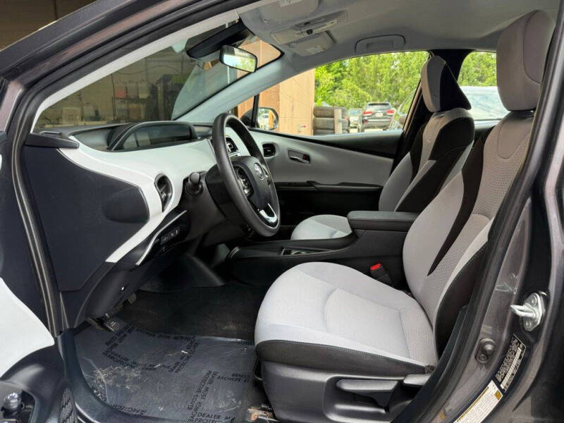 2019 Toyota Prius LE