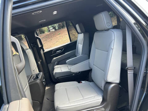 2025 GMC Yukon Elevation