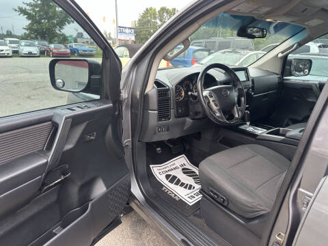 2013 Nissan Titan SV