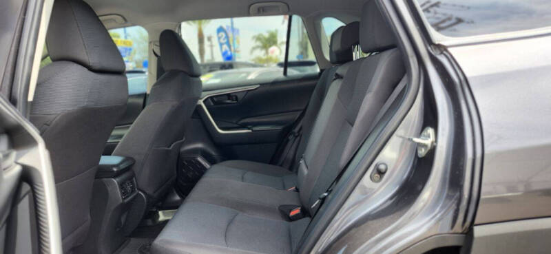 2022 Toyota RAV4 Hybrid LE