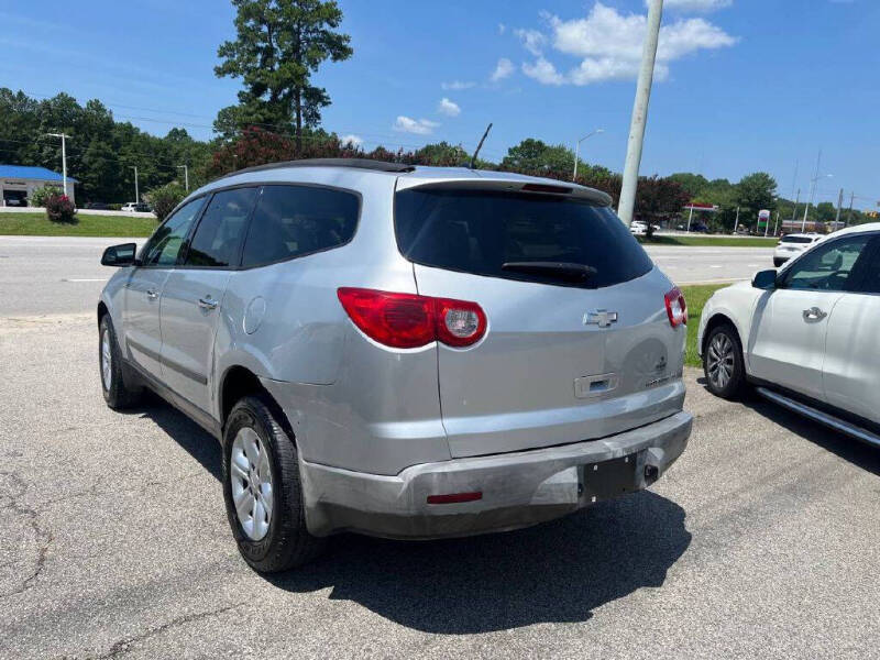 2011 Chevrolet Traverse LS
