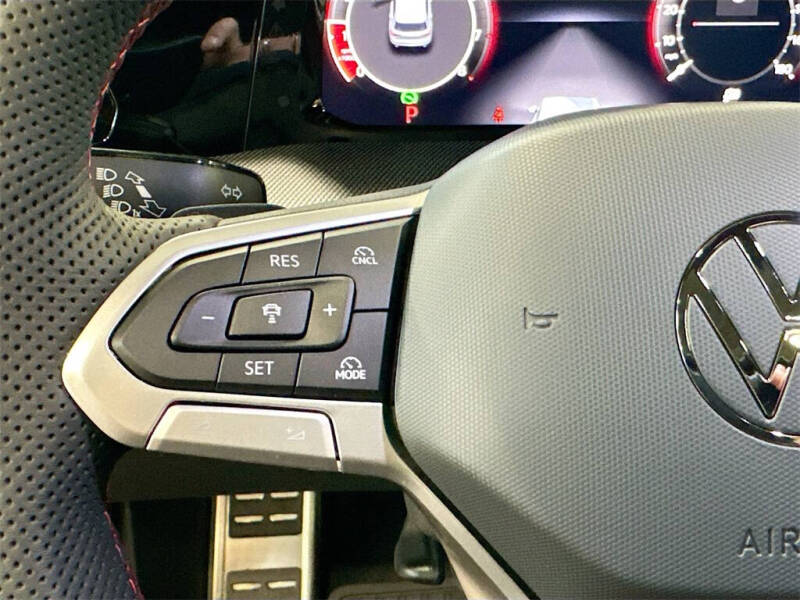 2025 Volkswagen Golf GTI SE