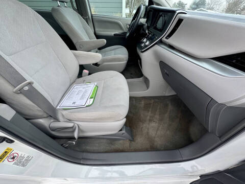 2017 Toyota Sienna L 7-Passenger