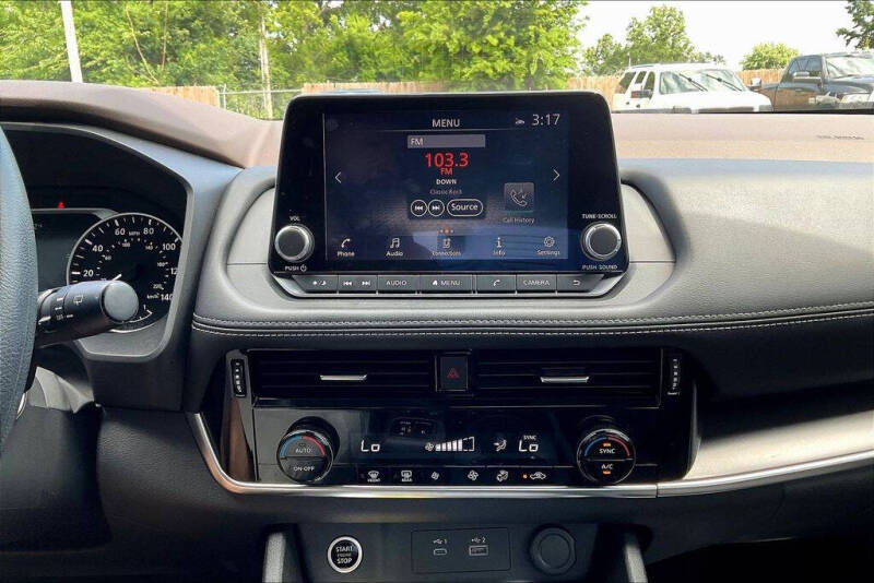 2022 Nissan Rogue SV