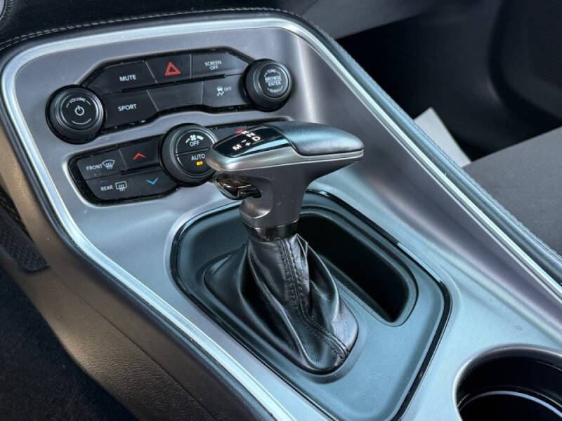 2022 Dodge Challenger SXT