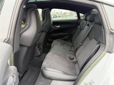 2023 Audi e-tron GT quattro Premium Plus