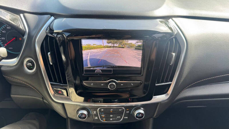 2021 Chevrolet Traverse LT Cloth