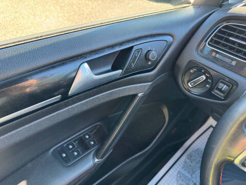 2017 Volkswagen Golf GTI Sport