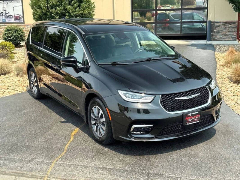 2024 Chrysler Pacifica Plug-In Hybrid Select