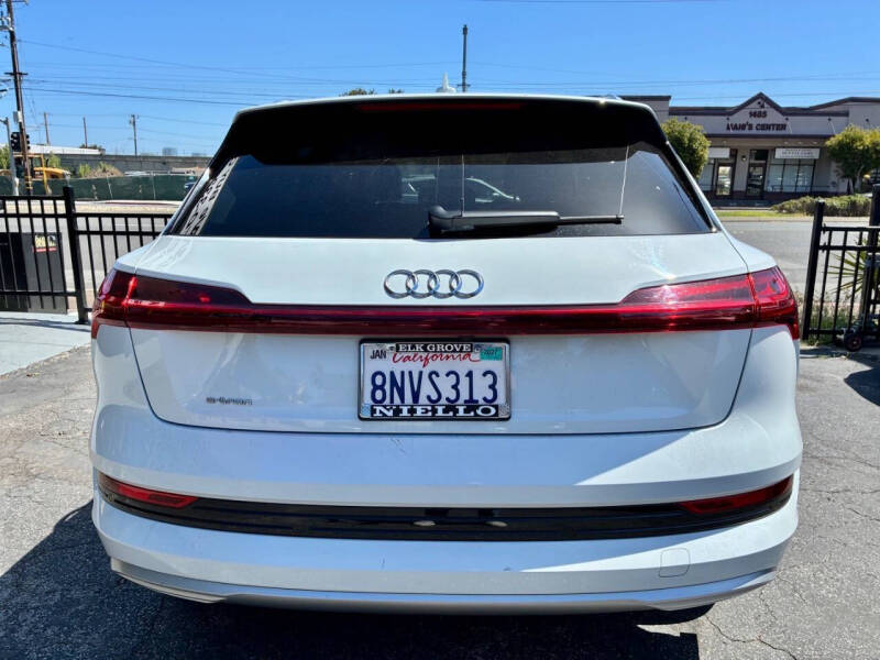 2019 Audi e-tron quattro Prestige