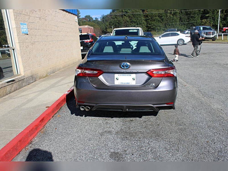 2020 Toyota Camry Hybrid SE
