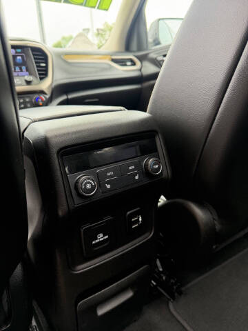 2017 GMC Acadia Denali